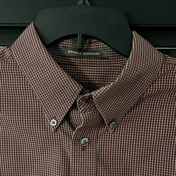 Eddie Bauer Wrinkle Resistant Men's Burgundy Checkered Shirt Sz M - Picture 3 of 4